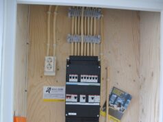 Avondstroom fors duurder: dit is waarom en zo houd je je energierekening laag