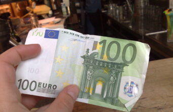 Opvallende keuze: dit EU-land blijft zweren bij contant geld — dit is de echte reden