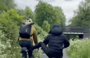 Fatbiker overschrijdt alle grenzen: bekijk de schokkende beelden