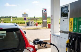 Op weg naar Frankrijk? ANWB: tank deze brandstof niet, dit kan je motor duur komen te staan