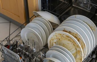 Deze vaatwasserfout jaagt je energierekening omhoog: de simpele oplossing die je vandaag nog toepast