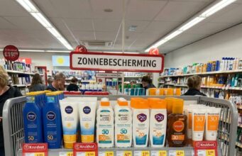 Consumentenbond slaat alarm: check direct of jij deze populaire zonnebrand gebruikt