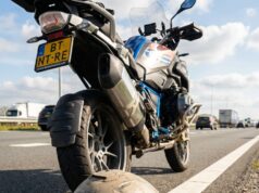 Helm achter een stilstaande motor gezien? dit betekent het en dit moet je meteen doen