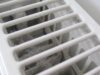 De geniale pantytruc die je radiator in no-time stofvrij maakt