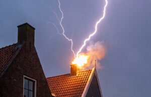 Onweer alert: haal deze apparaten nu uit het stopcontact en voorkom dure schade